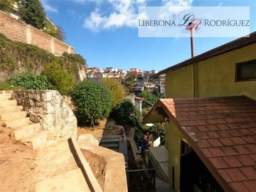 Casa en Venta en Casona de 3 pisos, Cerro Alegre