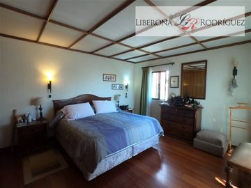 Casa en Venta en Casona de 3 pisos, Cerro Alegre