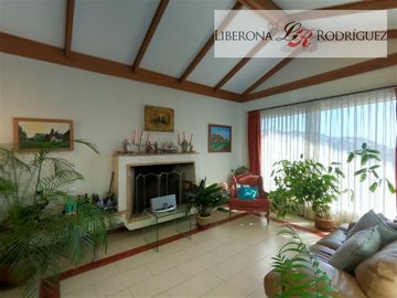 Casa en Venta en Casona de 3 pisos, Cerro Alegre