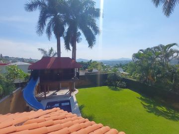 Casa en Fraccionamiento en Burgos Temixco - LLR-145-Fr