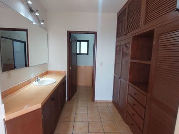 Casa en Fraccionamiento en Burgos Temixco - LLR-145-Fr