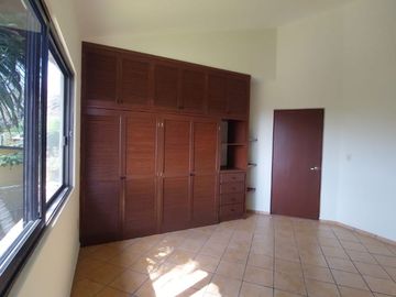 Casa en Fraccionamiento en Burgos Temixco - LLR-145-Fr