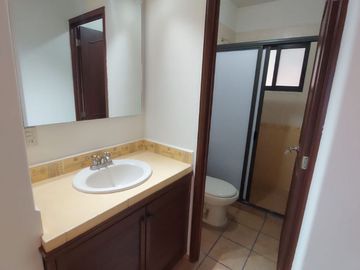 Casa en Fraccionamiento en Burgos Temixco - LLR-145-Fr