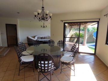 Casa en Fraccionamiento en Burgos Temixco - LLR-145-Fr