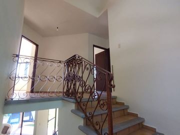Casa en Fraccionamiento en Burgos Temixco - LLR-145-Fr