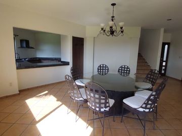 Casa en Fraccionamiento en Burgos Temixco - LLR-145-Fr