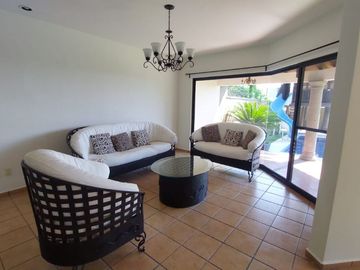 Casa en Fraccionamiento en Burgos Temixco - LLR-145-Fr