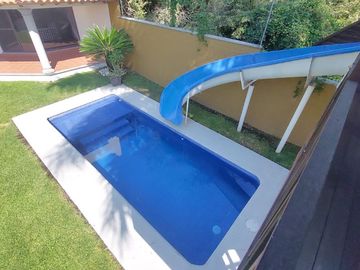 Casa en Fraccionamiento en Burgos Temixco - LLR-145-Fr