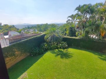 Casa en Fraccionamiento en Burgos Temixco - LLR-145-Fr