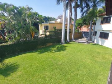 Casa en Fraccionamiento en Burgos Temixco - LLR-145-Fr