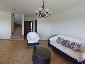 Casa en Fraccionamiento en Burgos Temixco - LLR-145-Fr