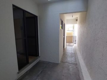 Casa en Fraccionamiento en Burgos Temixco - LLR-145-Fr