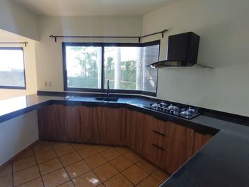 Casa en Fraccionamiento en Burgos Temixco - LLR-145-Fr
