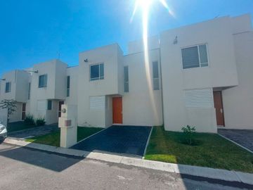 Casa en Condominio en Arroyos Xochitepec Xochitepec - LLR-150-Cd