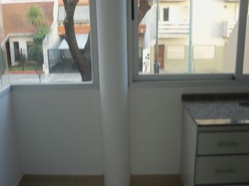 FABULOSO TRIPLEX 4 AMB. CON PLAY ROOM PATIO PARRILLA Y TERRAZA IMPECABLE CALIDAD PREMIUM