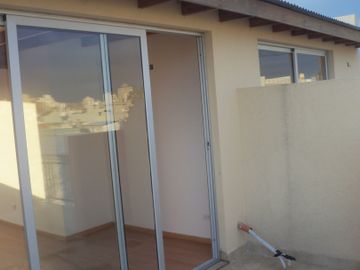 FABULOSO TRIPLEX 4 AMB. CON PLAY ROOM PATIO PARRILLA Y TERRAZA IMPECABLE CALIDAD PREMIUM