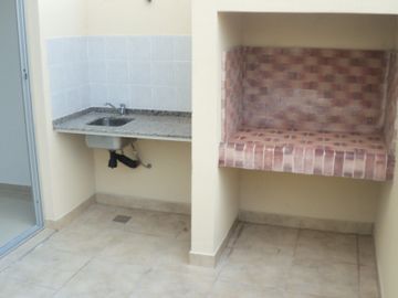 FABULOSO TRIPLEX 4 AMB. CON PLAY ROOM PATIO PARRILLA Y TERRAZA IMPECABLE CALIDAD PREMIUM