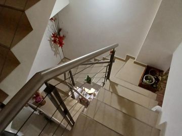 FABULOSO TRIPLEX 4 AMB. CON PLAY ROOM PATIO PARRILLA Y TERRAZA IMPECABLE CALIDAD PREMIUM