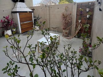 Triplex 4 amb cochera lavadero patio  tres baños