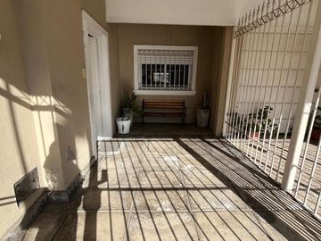Triplex 4 amb cochera lavadero patio  tres baños