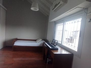 Triplex 4 amb cochera lavadero patio  tres baños