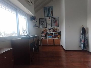Triplex 4 amb cochera lavadero patio  tres baños