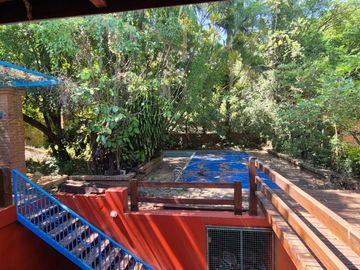 EXCLUSIVA CASA EN VENTA SOBRE CALLE BRASIL A PASOS DE LA COSTANERA DE LA CIUDAD.-