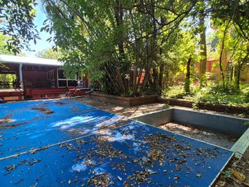EXCLUSIVA CASA EN VENTA SOBRE CALLE BRASIL A PASOS DE LA COSTANERA DE LA CIUDAD.-