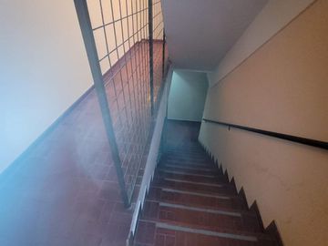 Excelente Semipiso 2 amb **Apto crédito** C/frente 8° Piso. 36mts. Combatientes 3400. Villa Urquiza