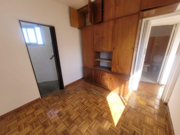 Excelente Semipiso 2 amb **Apto crédito** C/frente 8° Piso. 36mts. Combatientes 3400. Villa Urquiza