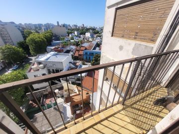 Excelente Semipiso 2 amb **Apto crédito** C/frente 8° Piso. 36mts. Combatientes 3400. Villa Urquiza
