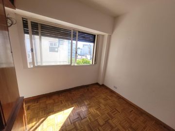 Excelente Semipiso 2 amb **Apto crédito** C/frente 8° Piso. 36mts. Combatientes 3400. Villa Urquiza