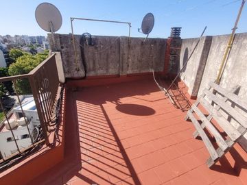 Excelente Semipiso 2 amb **Apto crédito** C/frente 8° Piso. 36mts. Combatientes 3400. Villa Urquiza