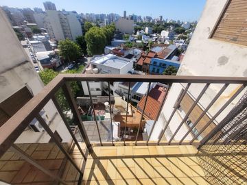 Excelente Semipiso 2 amb **Apto crédito** C/frente 8° Piso. 36mts. Combatientes 3400. Villa Urquiza