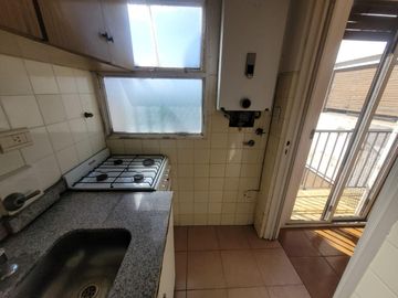 Excelente Semipiso 2 amb **Apto crédito** C/frente 8° Piso. 36mts. Combatientes 3400. Villa Urquiza