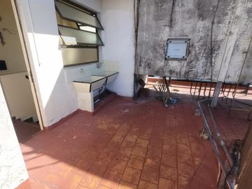 Excelente Semipiso 2 amb **Apto crédito** C/frente 8° Piso. 36mts. Combatientes 3400. Villa Urquiza