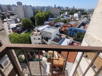 Excelente Semipiso 2 amb **Apto crédito** C/frente 8° Piso. 36mts. Combatientes 3400. Villa Urquiza