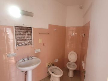 Excelente Semipiso 2 amb **Apto crédito** C/frente 8° Piso. 36mts. Combatientes 3400. Villa Urquiza