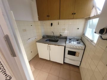 Excelente Semipiso 2 amb **Apto crédito** C/frente 8° Piso. 36mts. Combatientes 3400. Villa Urquiza
