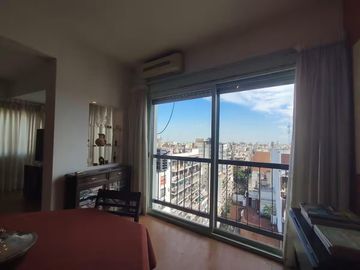 Excelente 3 amb con cochera fija cubierta. Vista panoramica a la ciudad. Todo luz y sol.