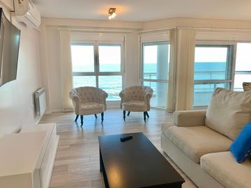 &quotVENTA" EXCELENTE PISO FRENTE AL MAR