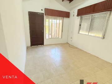 CASA A LA VENTA EN FRANCISCO ALVAREZ