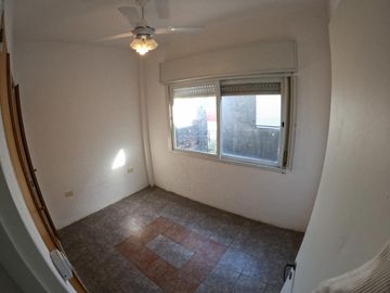 Excelente Departamento de 3 ambientes. La Tablada