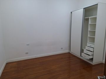 VENTA PH 3 AMBIENTES PLANTA BAJA AL FONDO CON PARRILLA