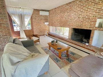 Casa de cuatro ambientes a la venta en Bella Vista. APTO CREDITO