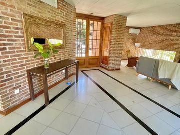 Casa de cuatro ambientes a la venta en Bella Vista. APTO CREDITO
