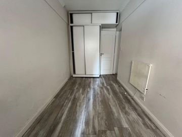 Hermoso Departamento de 4 Ambientes C/ Balcón. Dependencia y Cochera