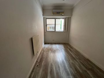 Hermoso Departamento de 4 Ambientes C/ Balcón. Dependencia y Cochera