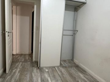 Hermoso Departamento de 4 Ambientes C/ Balcón. Dependencia y Cochera