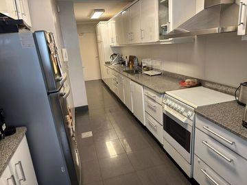 VENTA PISO 5 AMBIENTES EN RECOLETA